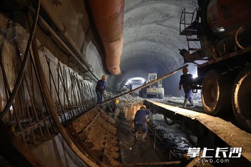 长沙麓景路南延工程迎关键节点 隧道最难施工段顺利贯通，全线有望明年通车