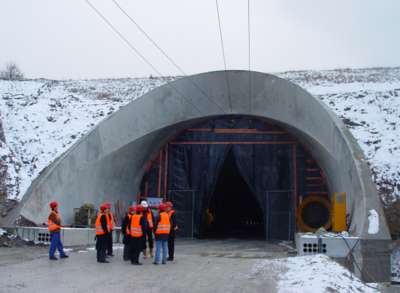 隧道洞口工程施工关键技术与管理实践总结